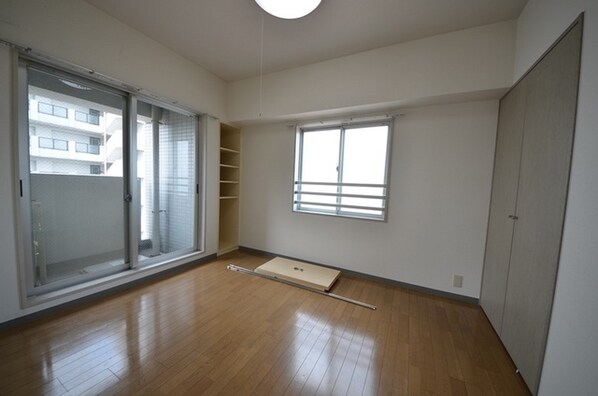 シモンズ中野の物件内観写真